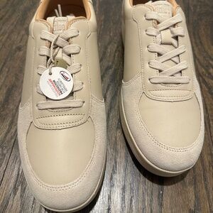 FitFlop Rally Leather/Suede Sneaker in Stone Beige